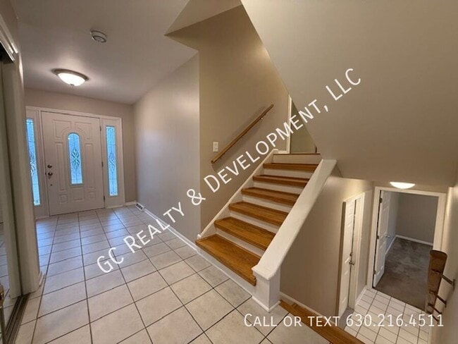 Building Photo - 609 Pinecroft Dr