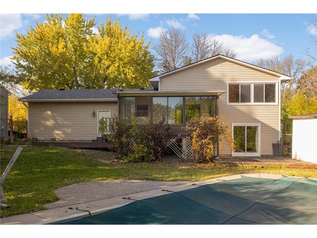 Building Photo - 15625 46th Ave N