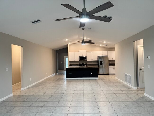 Building Photo - 5505 Olano St