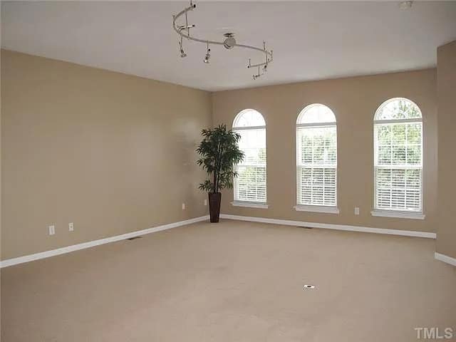 Building Photo - Room in Townhome on Coral Creek Ln