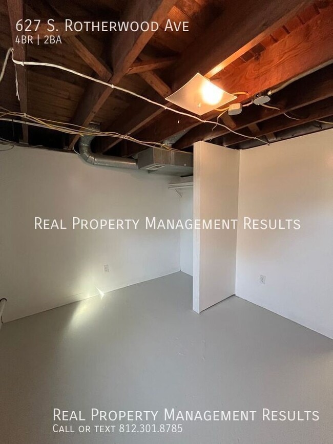 Building Photo - 627 S Rotherwood Ave