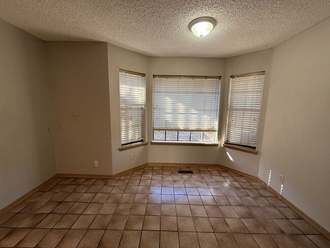 Building Photo - Huge Living Area, Storage Shed, Fenced Yard 3 bedroom Home