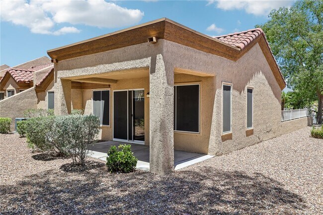 Building Photo - 8701 Prairie Hill Dr