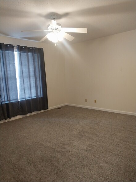 Building Photo - 321 Bailey Rd