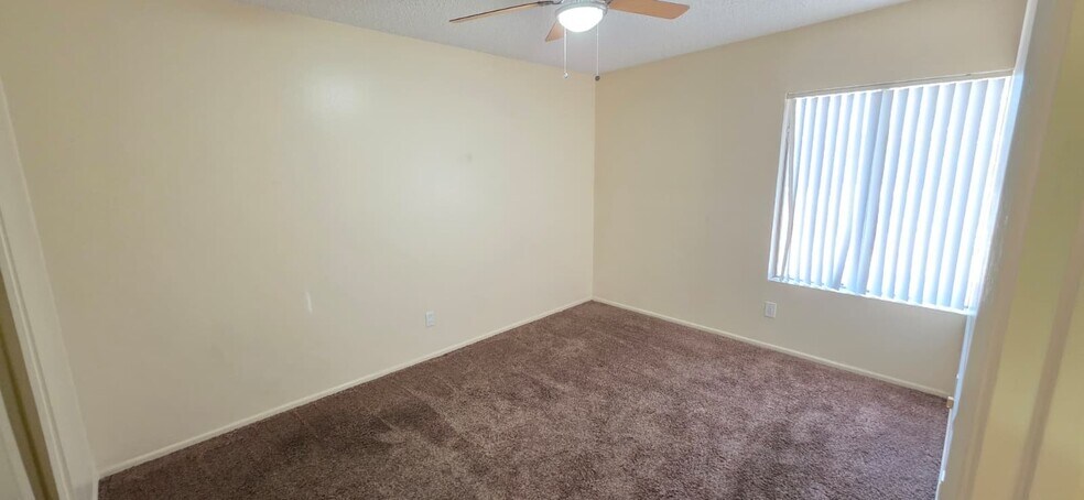 Building Photo - 24 N Mesa Dr