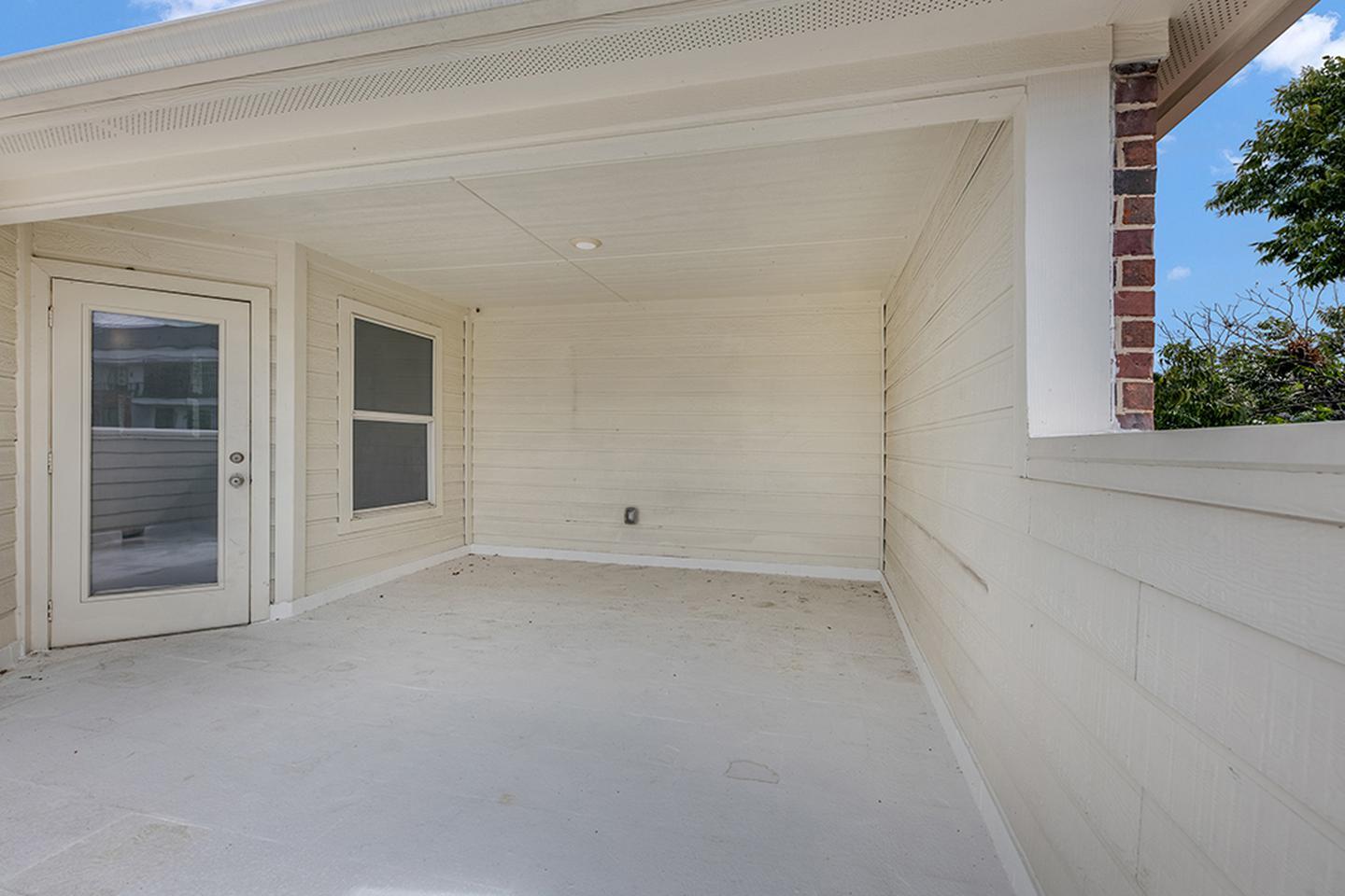 Building Photo - Gorgeous M Streets townhome with great rooftop deck