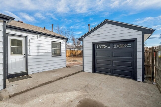 Building Photo - Remodeled house
