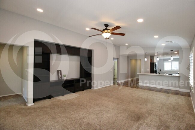 Building Photo - 2009 E Lindrick Dr
