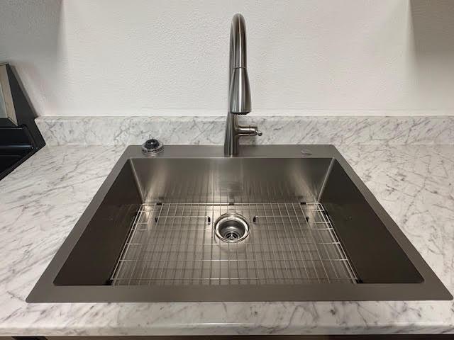 Building Photo - 100 Kazmira Ct