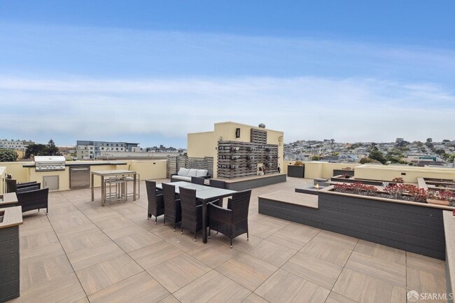 Building Photo - 1490 Ocean Ave
