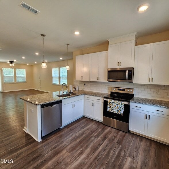 Building Photo - 3000 Spline Cir