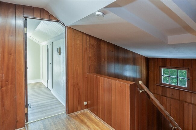 Building Photo - 425 Highland Ave