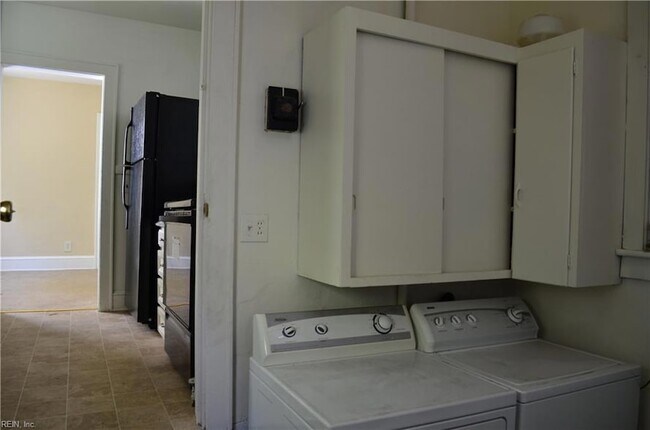 Building Photo - 5905 Hampton Blvd