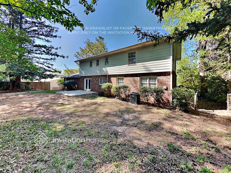 Building Photo - 3820 Cline Dr SE