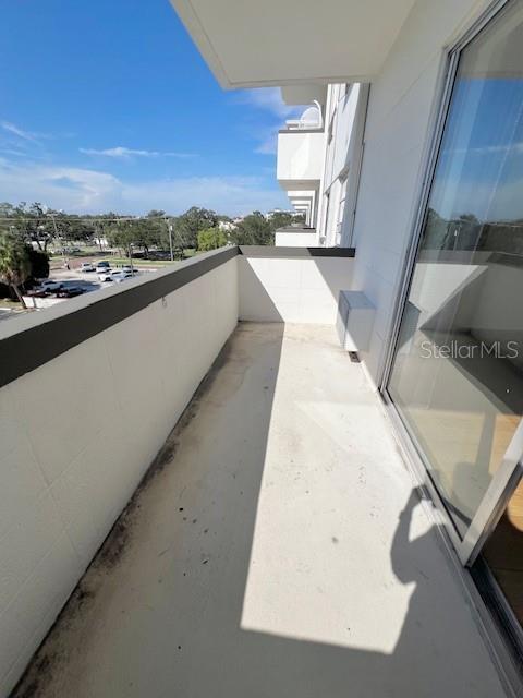 Building Photo - 406 W Azeele St