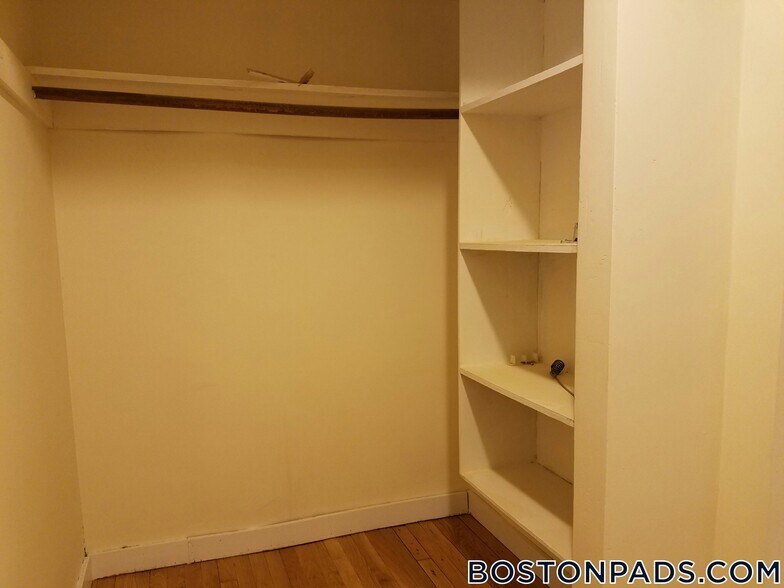 Building Photo - 1799 Centre St