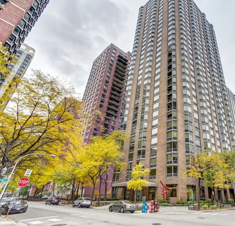 Building Photo - 1122 N Dearborn St