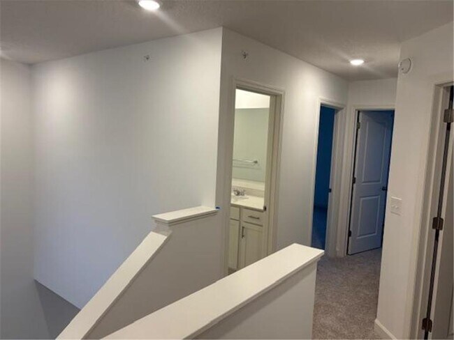 Building Photo - 10513 Harbor Ln N