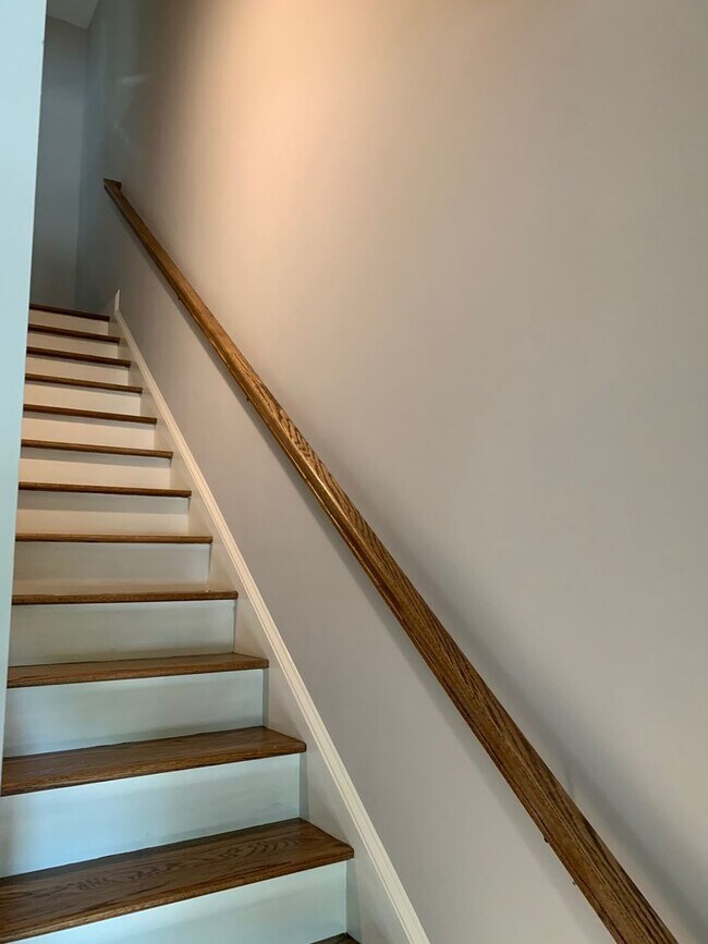 Building Photo - 3 Bedrooms 2.5 Baths  Condo in Downtown Watkinsville!