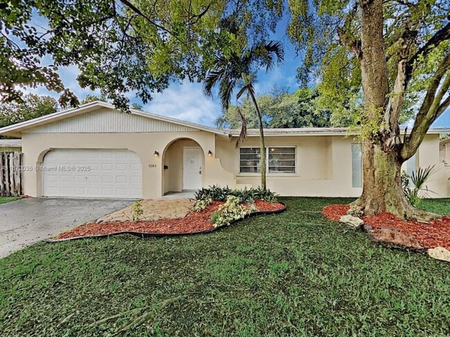 Building Photo - 5261 SW 8th Ct