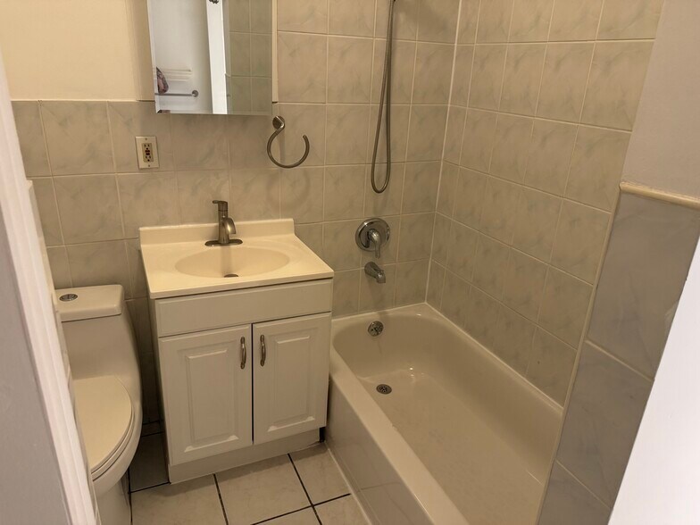 Building Photo - 7509 60th Ln