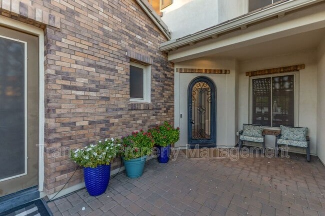 Building Photo - 1636 E Sattoo Way