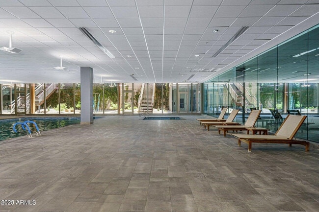 Building Photo - 7121 E Rancho Vista Dr