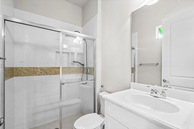 Building Photo - 114 Carmela Ct