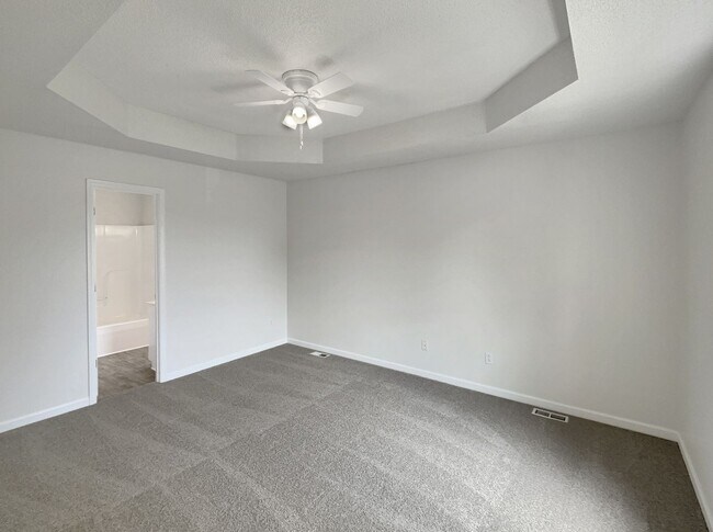 Building Photo - Cute 2 Bedroom 2 Bath Home with a 2 Car Garage!
