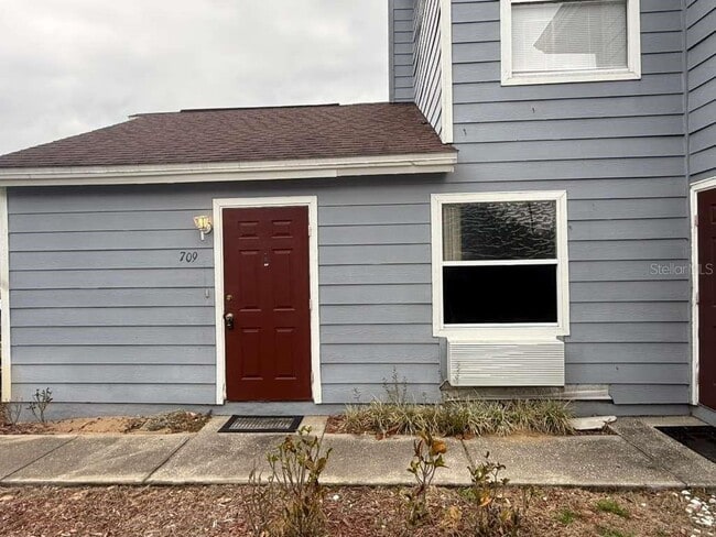Building Photo - 709 Orchid Dr