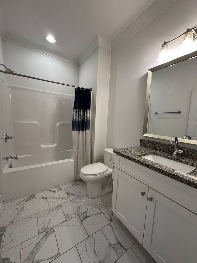 Building Photo - 3 Bedroom / 2 Bath  Johnson City TN