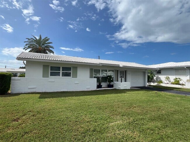 Primary Photo - 8732 140th Way N