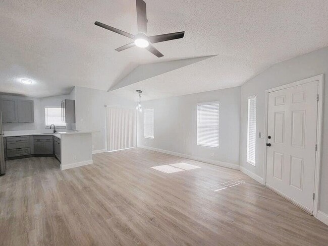 Building Photo - 2819 Stoneway Ln