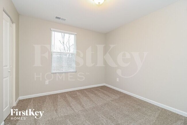 Building Photo - 180 Fieldspar Ln