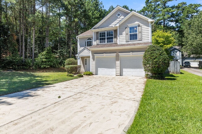 Building Photo - Very quiet and private location in heart of RTP