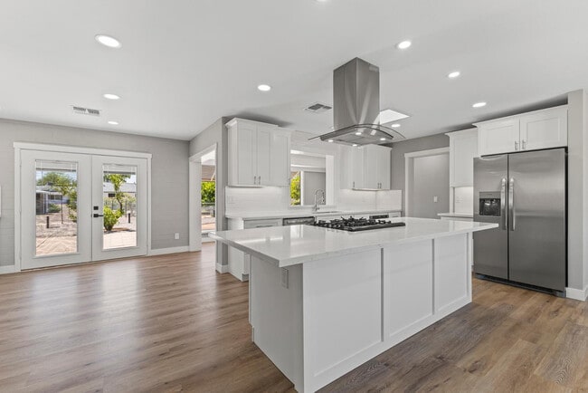Building Photo - 10423 W Monterosa Dr