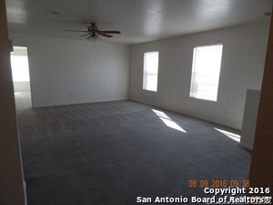 Building Photo - Over 3000 Sq ft 4 bedrooms 2.5 bath- Near ...