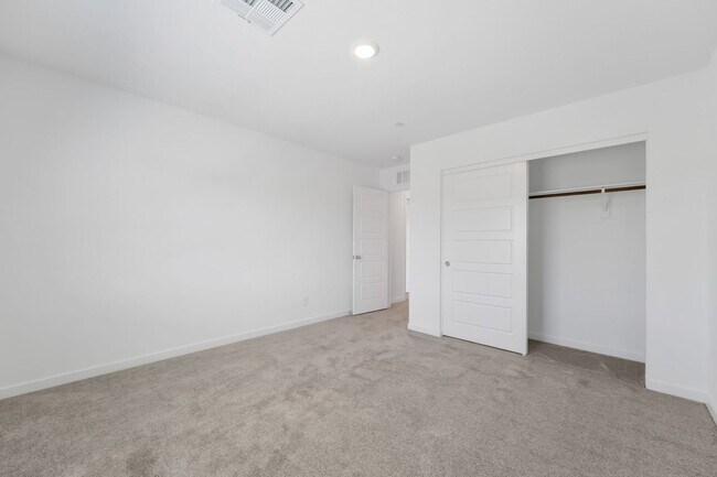 Building Photo - 146 Sul Ponticello Ave