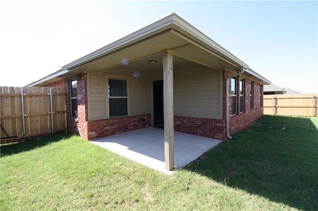 Building Photo - 13924 Northwood Village Dr