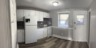 Building Photo - D1 Colonial Dr