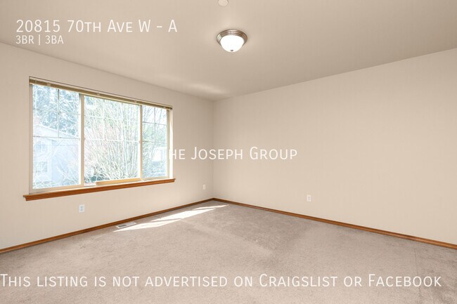 Building Photo - Sun-filled 3 bed/2.5 bath in Lynnwood!