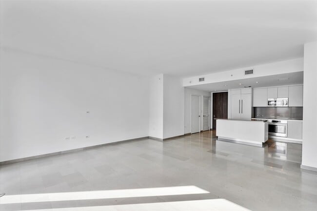 Building Photo - 88 SW 7th St