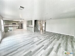 Building Photo - 2060 Club Crossing