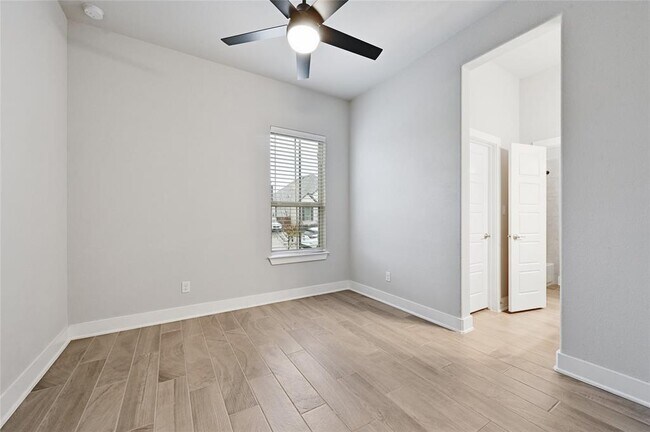 Building Photo - 428 Texon Dr