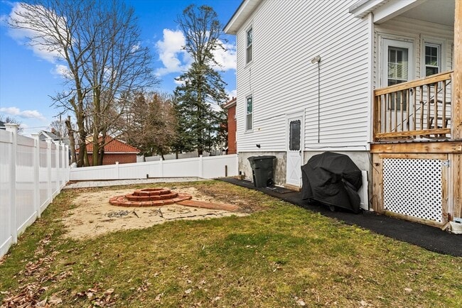 Building Photo - 16 Campo Seco St