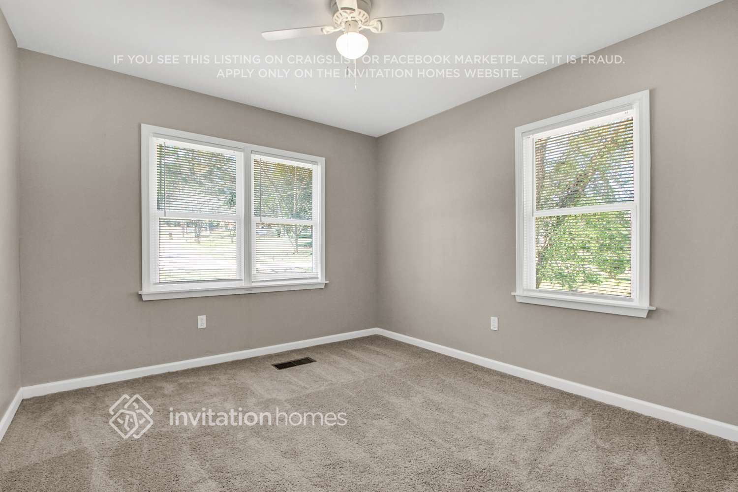 Building Photo - 2122 Holly Hill Dr