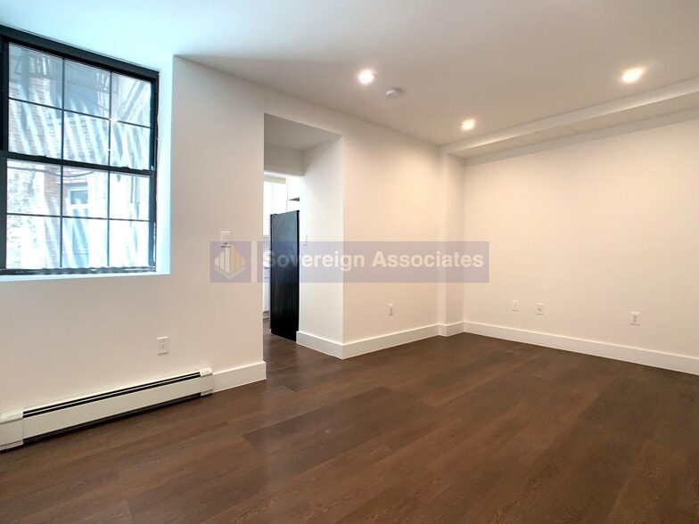 Primary Photo - 45 Tiemann Pl