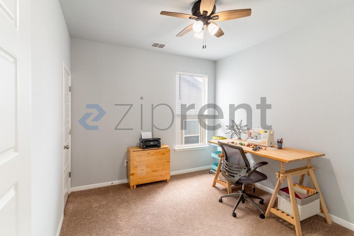 Building Photo - Unit