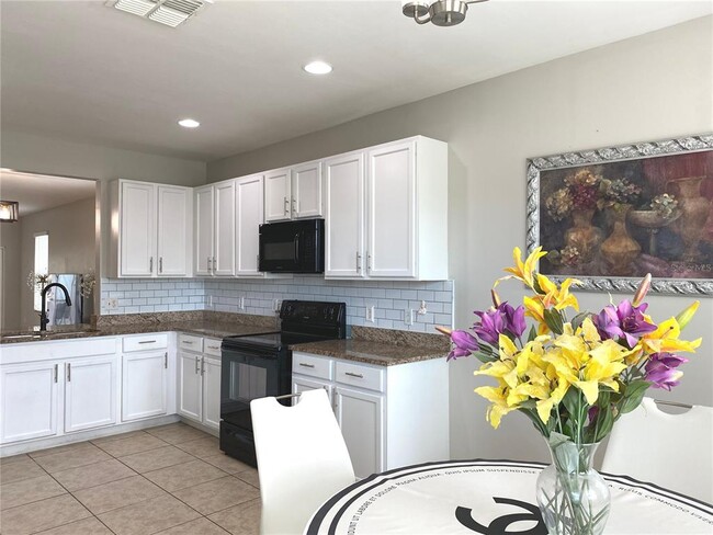 Building Photo - 8948 Mondial Ct