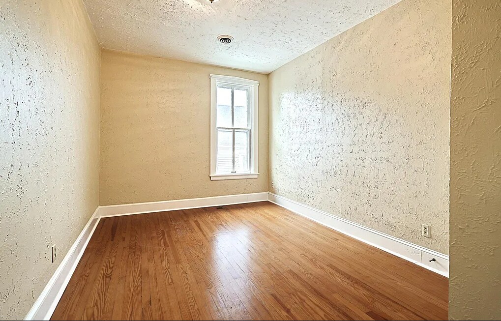 Building Photo - 2379 Table Rock Rd